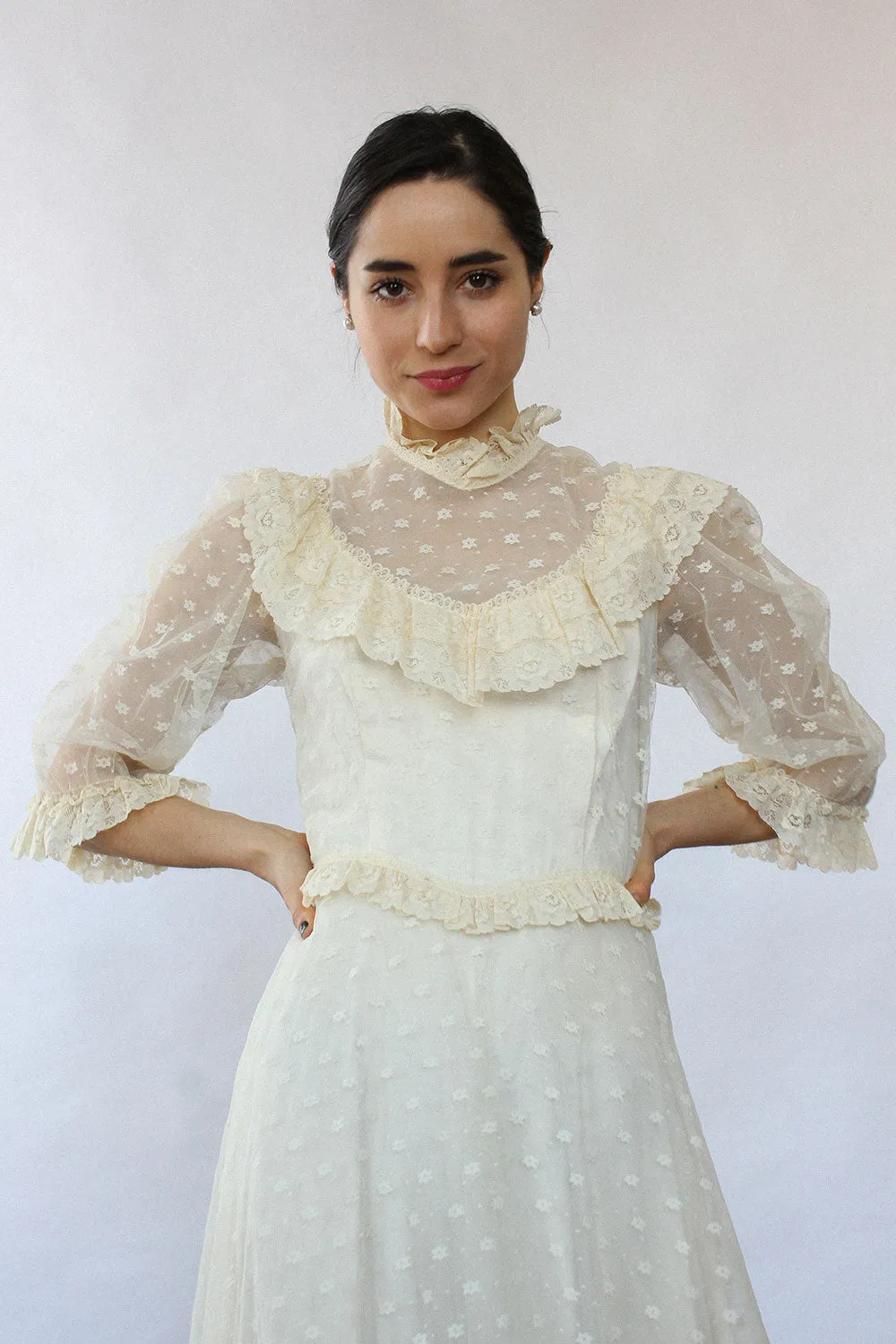 1970s Ivory Lace Gown M