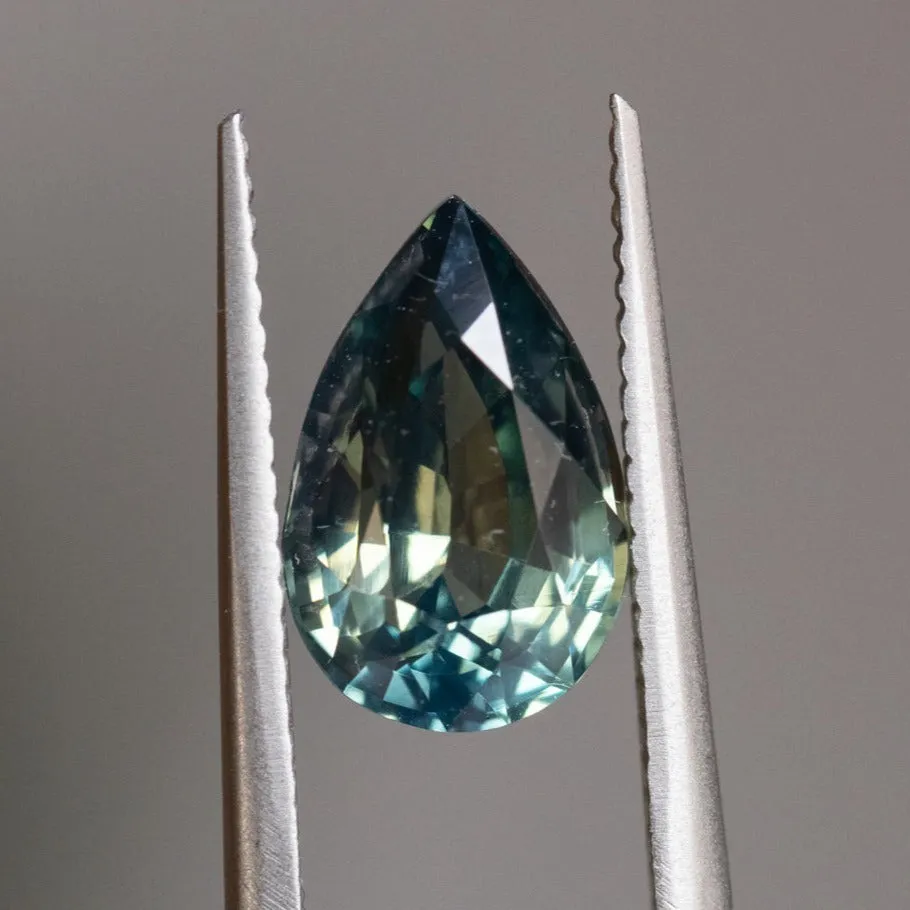 3.07CT MADAGASCAR PEAR SAPPHIRE, PARTI GREEN, 10.4X7X5MM, UNTREATED