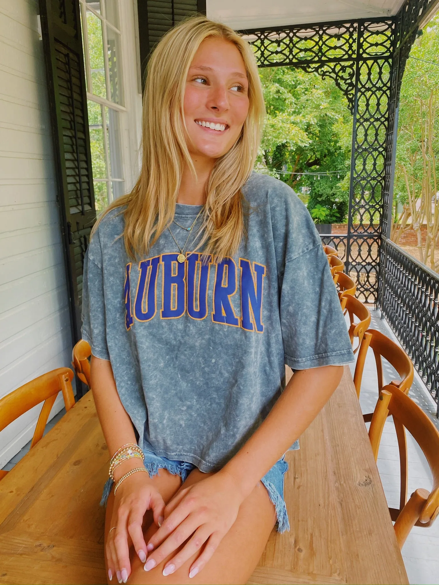 AUBURN PUFF GREY MINERAL GRAPHIC LONG CROP TEE