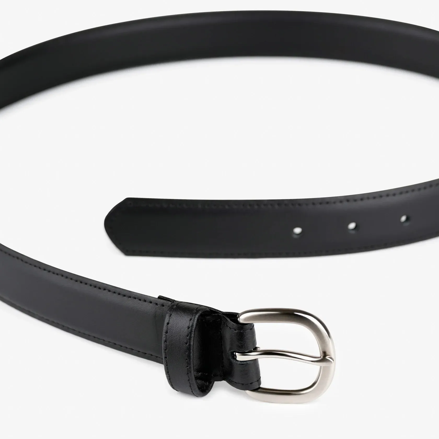 Classic Belt with Round Buckle in Black