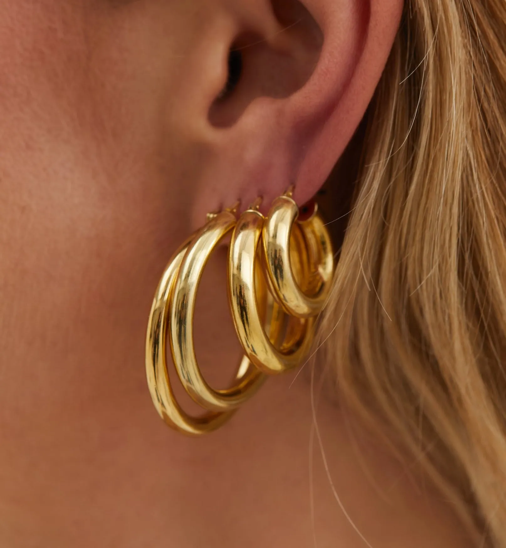 Classique Hoop Earrings