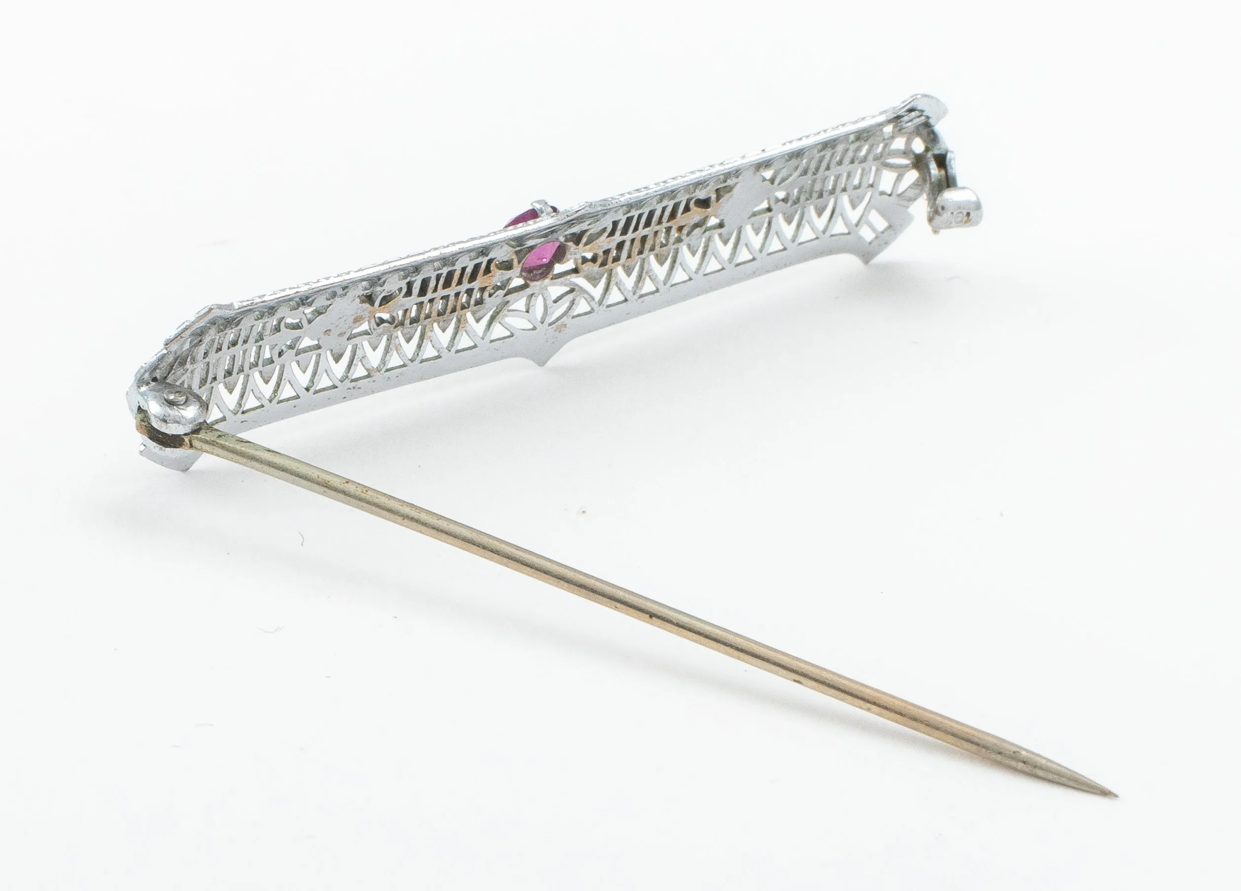 Edwardian 10K White Gold Filigree Amethyst Bar Pin