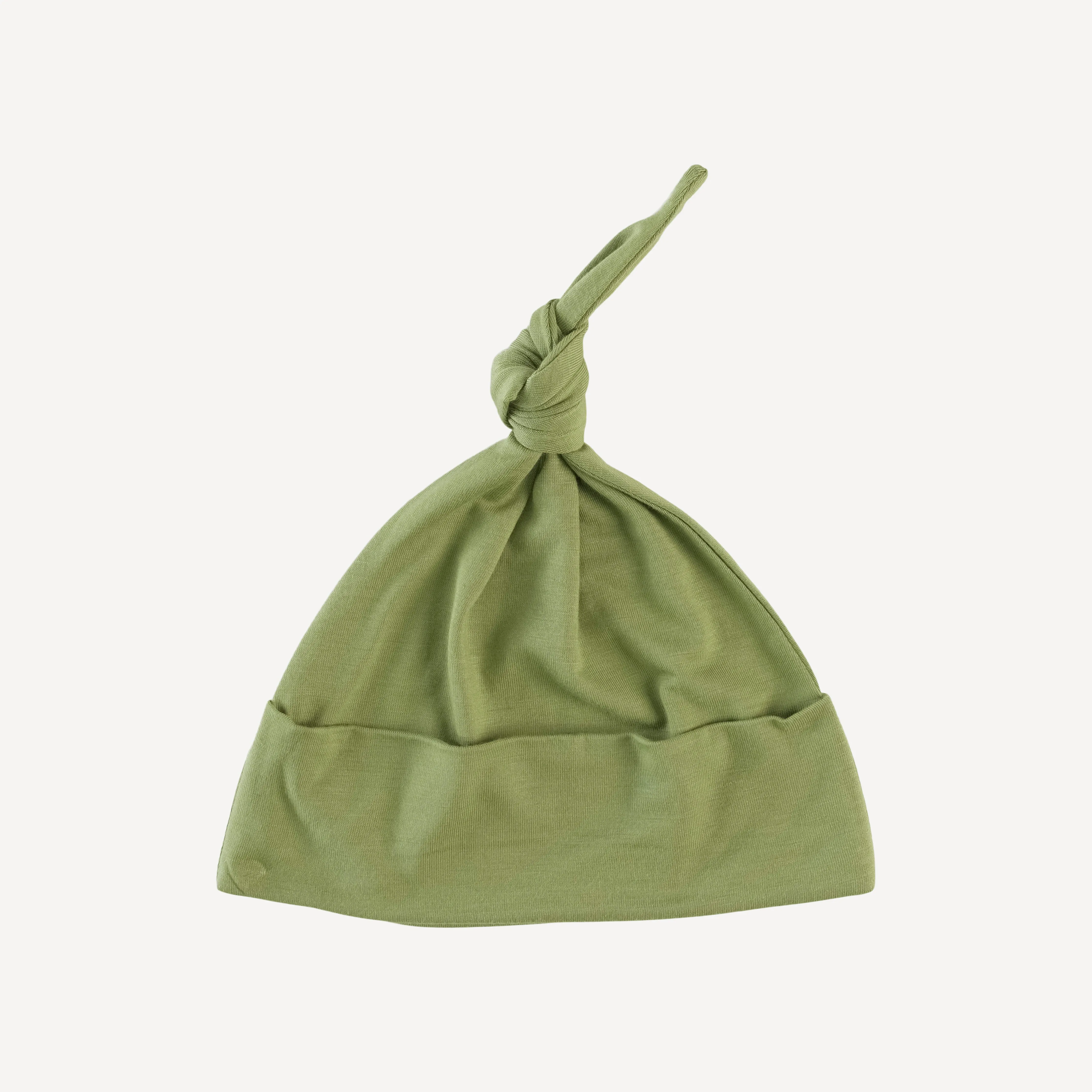 knot hat | turf green | bamboo