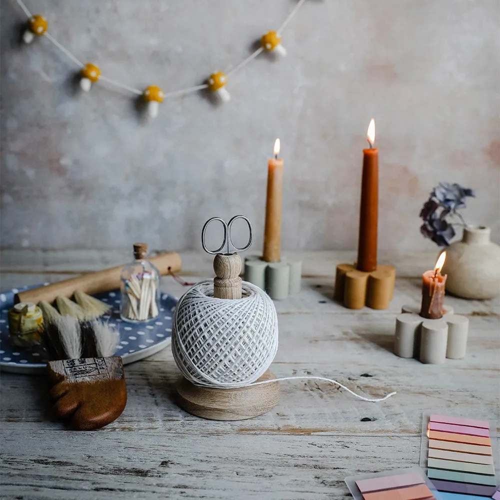 Oak Twine Stand