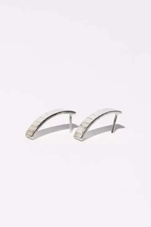 Ridge Arch Stud Earrings